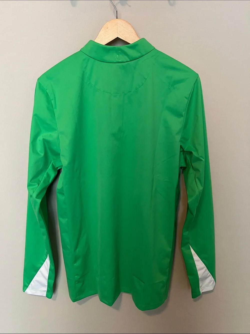 Nike Green Long Sleeve Storm Tech with White Swoosh - Picture 6 of 7